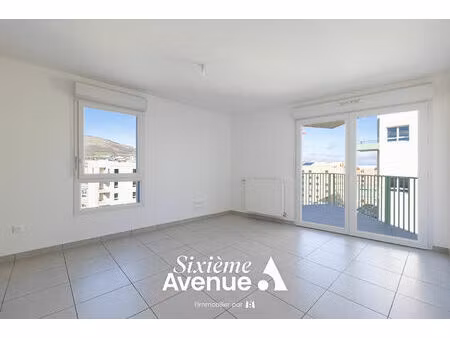 appartement t2 avec balcon et parking
