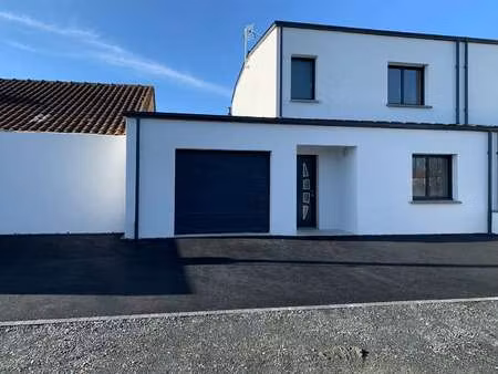 location maison au landreau (44430) : à louer / 98m² le landreau