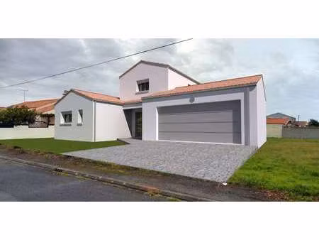 vente maison à challans (85300) : à vendre / 120m² challans