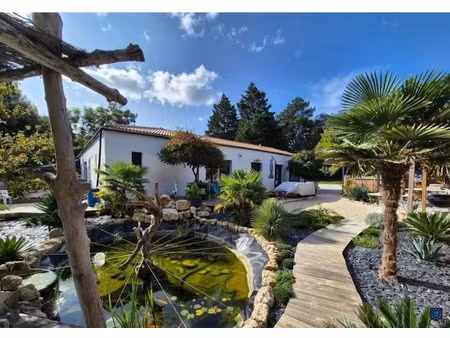 vente maison 7 pièces 162 m² à le grand-village-plage (17370)  735 000 €