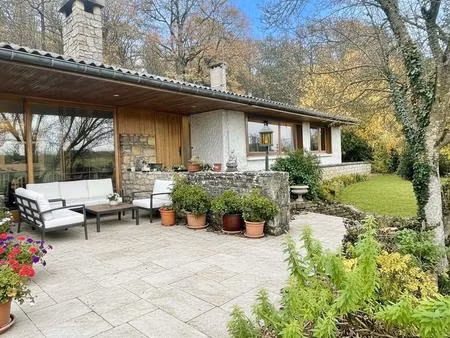 propriété de caractère avec vue panoramiqu