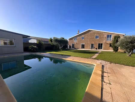 maison t5 près de saint esteve à louer