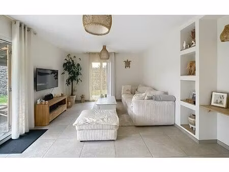 location maison  82.91 m² t-3 à le pontet  1 300 €