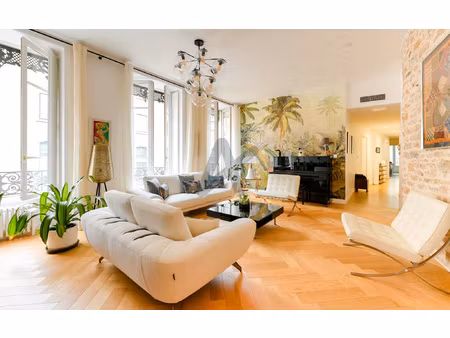 lyon 2ème- presqu'ile 3ème étage 219 m2 rénovation haut