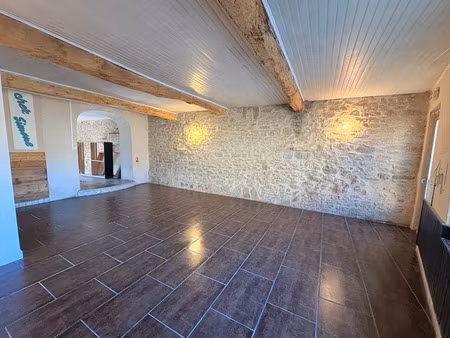 local de 115m2 + extérieur de 100 m2