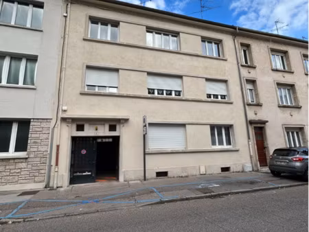 appartement à proximité immédiate du centre-ville ainsi que