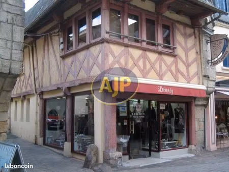 immeuble 3 pièces 255 m²