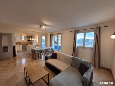 location – appartement moderne  3 pièces de 68m2 en dernier étage avec vue dégagée