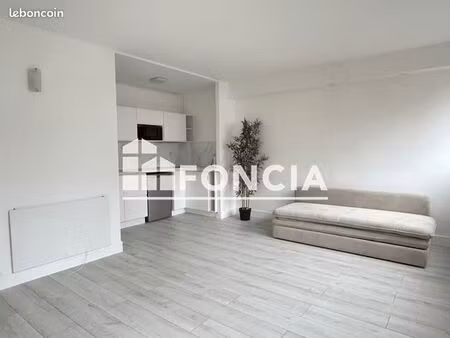studio 1 pièce 28 m²