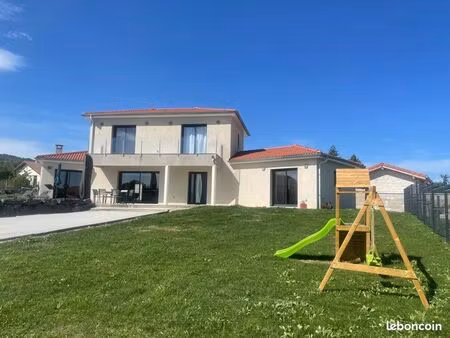 maison contemporaine 2021 avec piscine – calme & luminosité