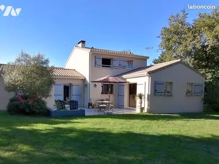 maison 8 pièces 138 m²