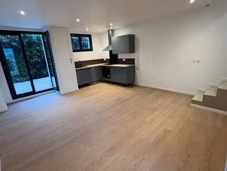location t3 duplex récent avec extérieur – ventabren