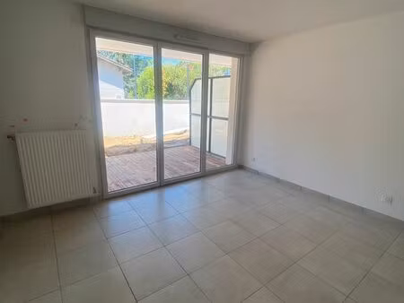 t2 de 40 m² avec parking et jardin à escalquens