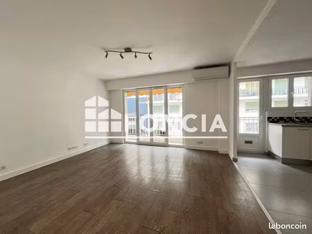 appartement 2 pièces 52 m²