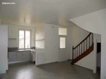 f3 rénové à vouvray centre