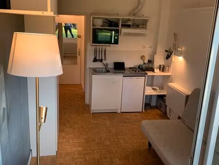 studio meublé 15 m² – refait à neuf – garches centre (600 cc)