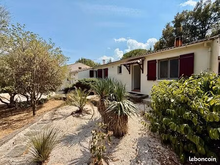 villa 8 pièces 151 m²