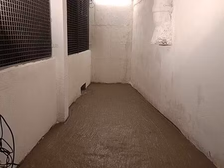 parking/box moto   micro citadines 16m²