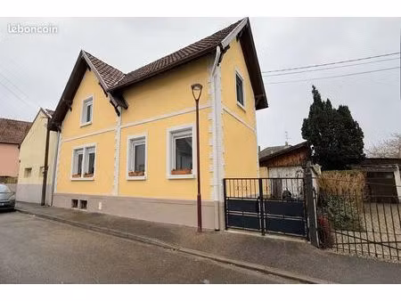 belle maison à rénover et dépendance avec cour très au calme centre ville opportunité