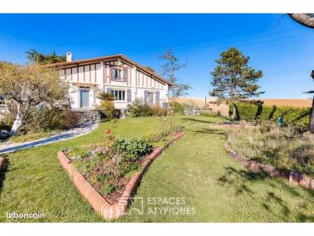 maison 11 pièces 275 m²