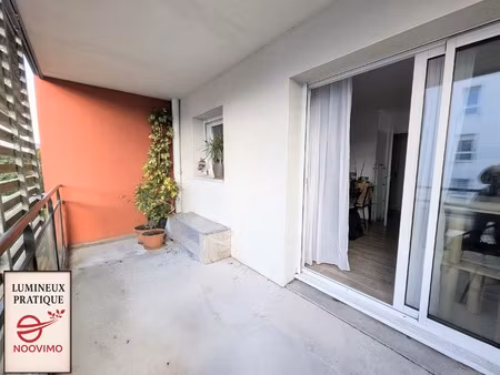 vente auray – t2 lumineux 51 m² avec balcon et garage fermé – emplacement idéal proche cen