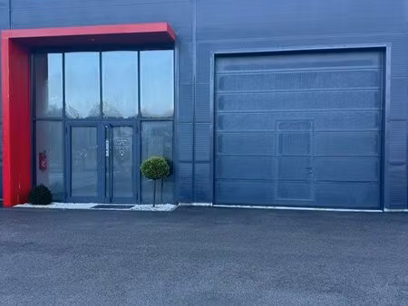 local activité 140 m2