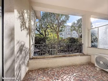 studio 1 pièce 19 m²