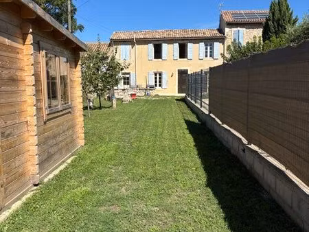 mas provençal de caractère à louer