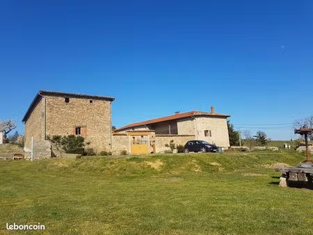 f4 t4 duplex dans ancien corps de ferme