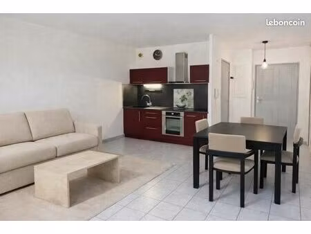 à louer à partir de février 2026 – studio lumineux et au calme  centre-ville salon-de-prov