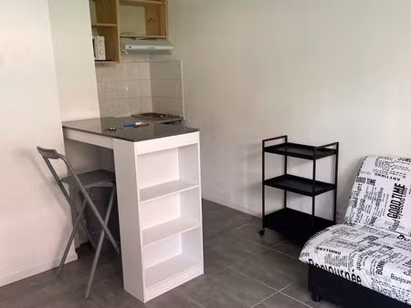 toulouse centre  métro canal du midi studio meublé en très bon état dans résidence sécuris