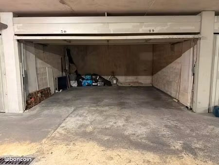 à louer : double box côte à côte et sécurisé