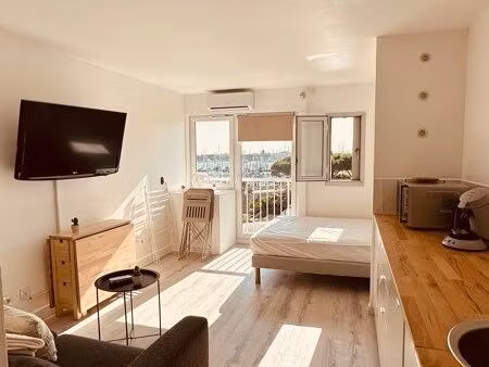 vue port piscine & parking privé emplacement idéal