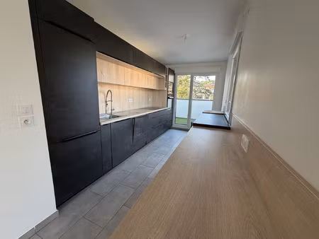 location appartement 4 pièces 111 m² à irigny (69540)