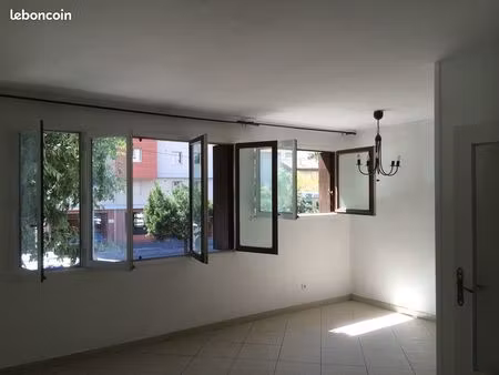 marseille 4e bd fr. duparc a louer t1/2