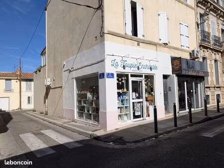 local commercial 58 m² marseille