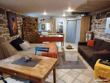 studio dans maisonette