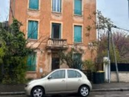 studio lyon 8 tbe 107000