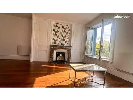 appartement meublé 4ème étage  vue dégagée