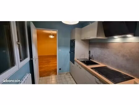 particulier loue f1 35m2 refait à neuf grattes-ciel