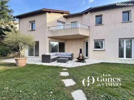 maison 5 pièces 151 m²