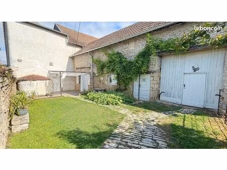 maison 8 pièces 158 m²