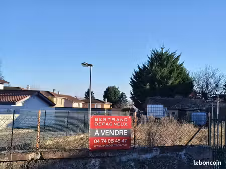 terrain 327 m² charentay