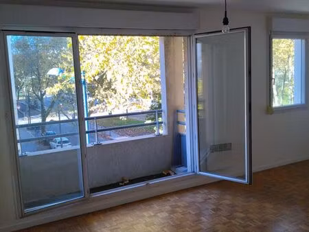 t1 bis de standing aux charpennes