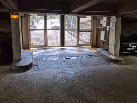 parking/box 10 m² paris