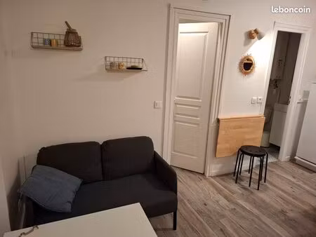 location studio meublé