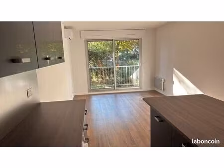 beau t3 traversant e/o très calme de 66 m2 refais à neuf  sur rdc sur-élevé avec balcon do