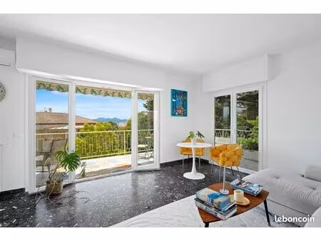 location appartement 3 pc avec terrasse et vue mer