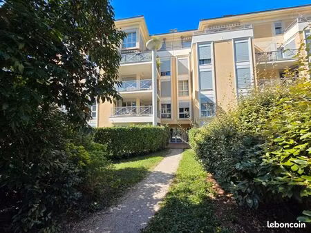 deux pièces + loggia avec double garage et cave - résidence clos monterverdi - lyon 5e