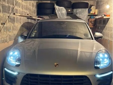 garage fermé à louer 12  50m² quartier port de nice